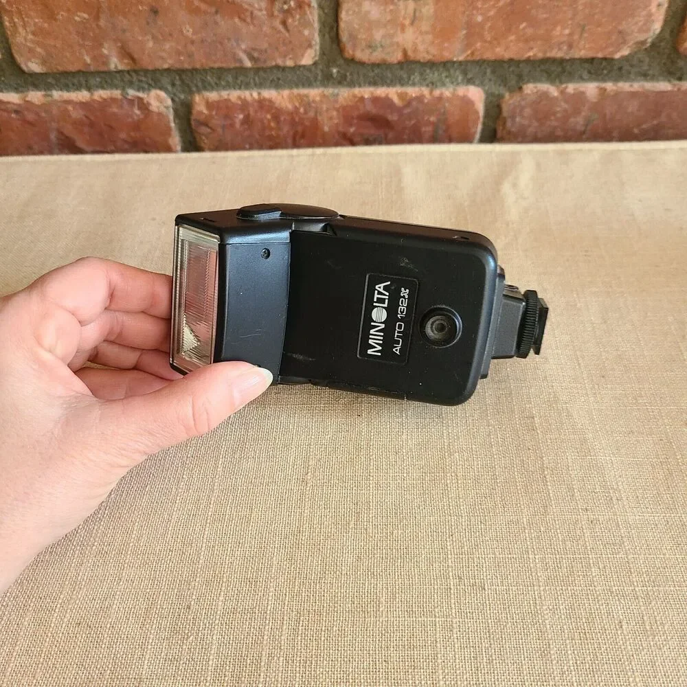 Minolta Camera Flash Auto 132X Photoflash Unit 946D  Light